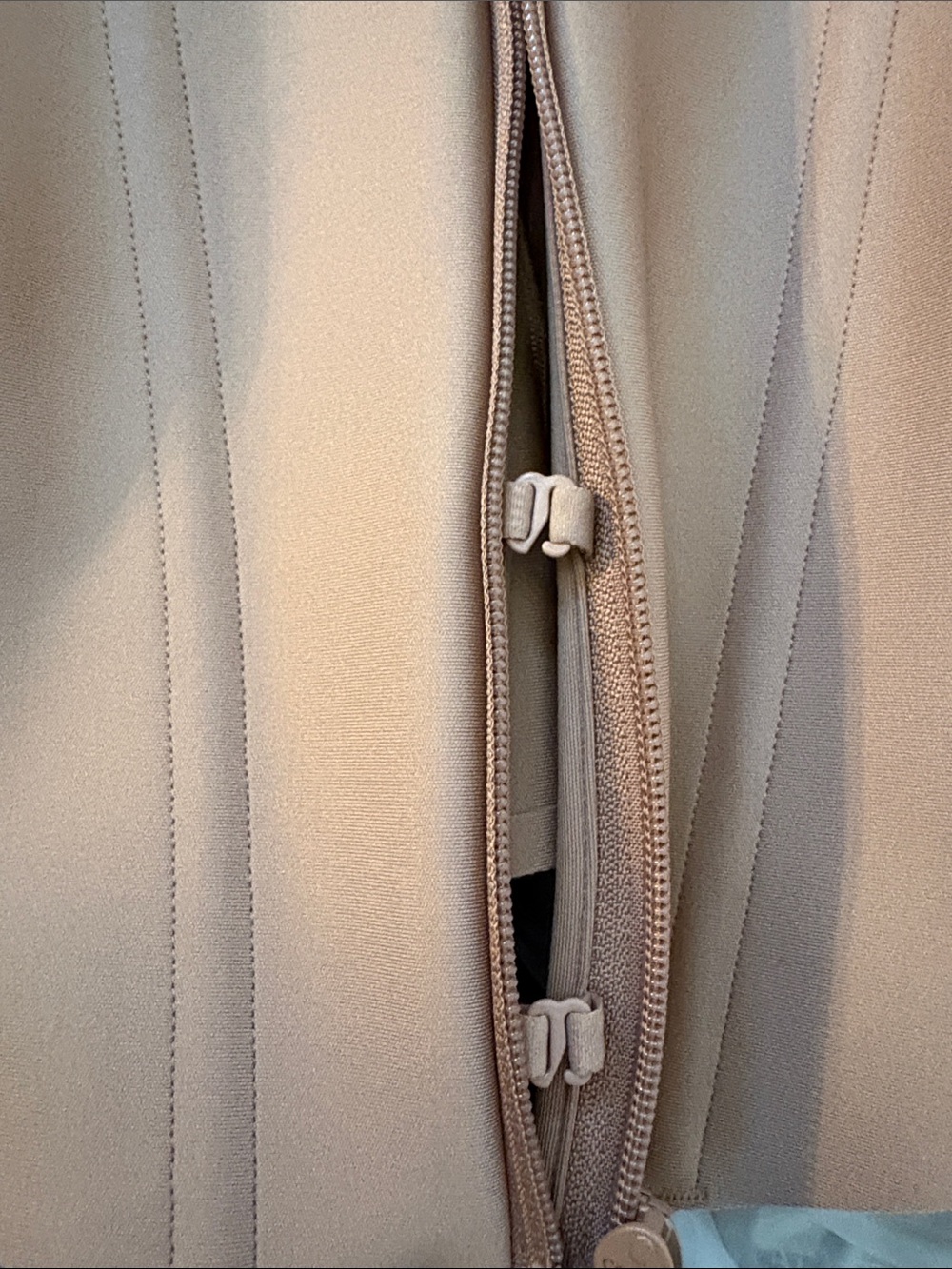 SKIMS Core Sculpt Waist Cincher - Picture 3 of 5
